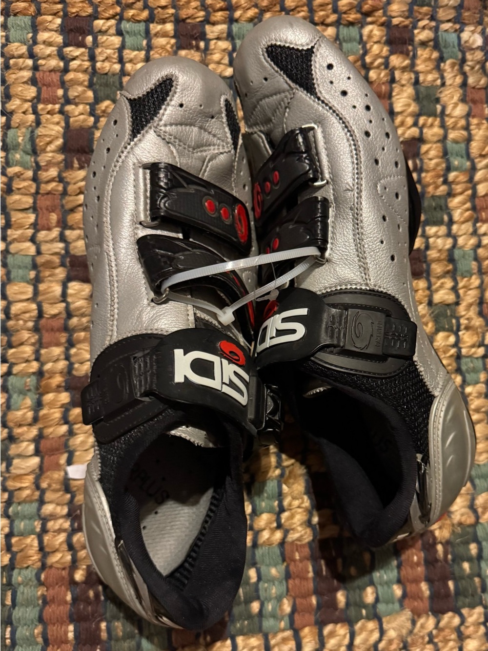 Men’s SIDI Dominator 5 SPD Silver and Black Cycling Shoes Size 9